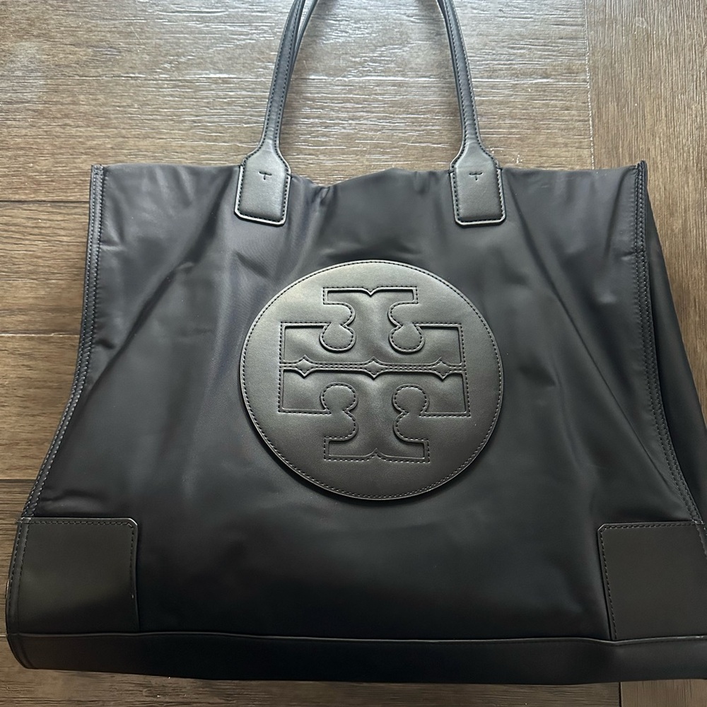 Tory Burch Black Leather Tote with Logo Medallion - Picture 2 of 7